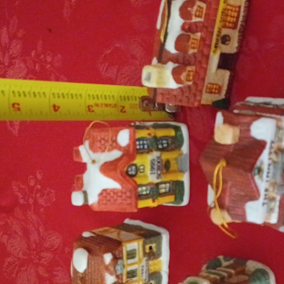 Christmas Village houses with bells - Picture 7 of 9